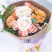 Цветочная радость - букет из разноцветных роз 2